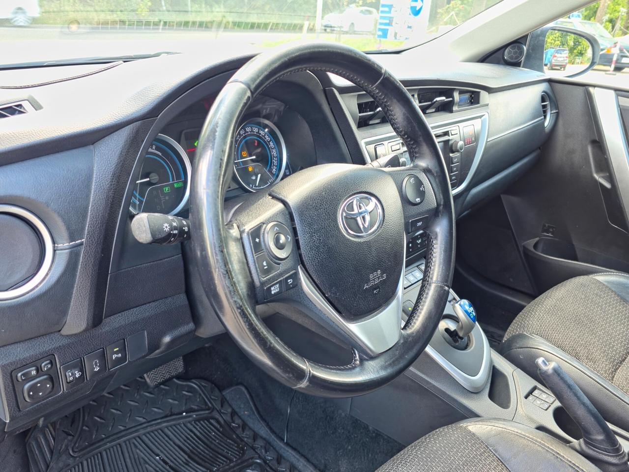 Toyota Auris Touring Sports 1.8 Hybrid Active 2015-E6 Automatico NEO