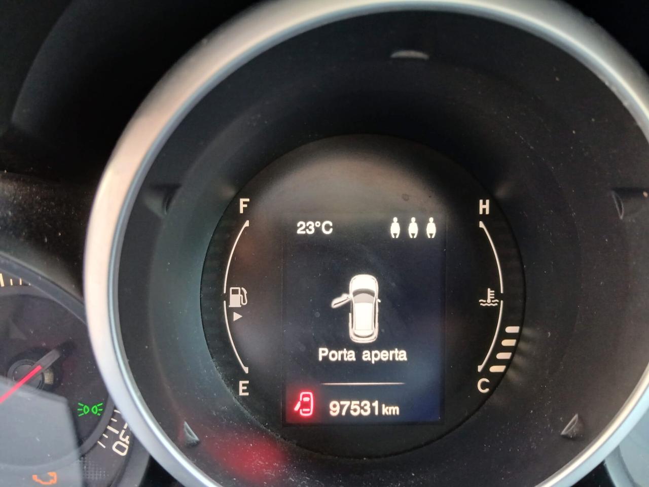 FIAT 500X 1.6 Diesel 120CV – 97.531 km – Bianco – Neopatentati
