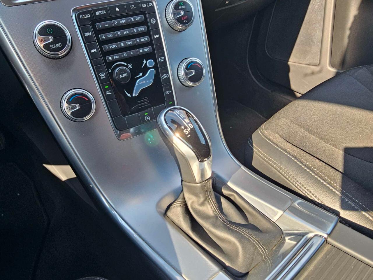 Volvo XC 60 XC60 D3 Geartronic R-design