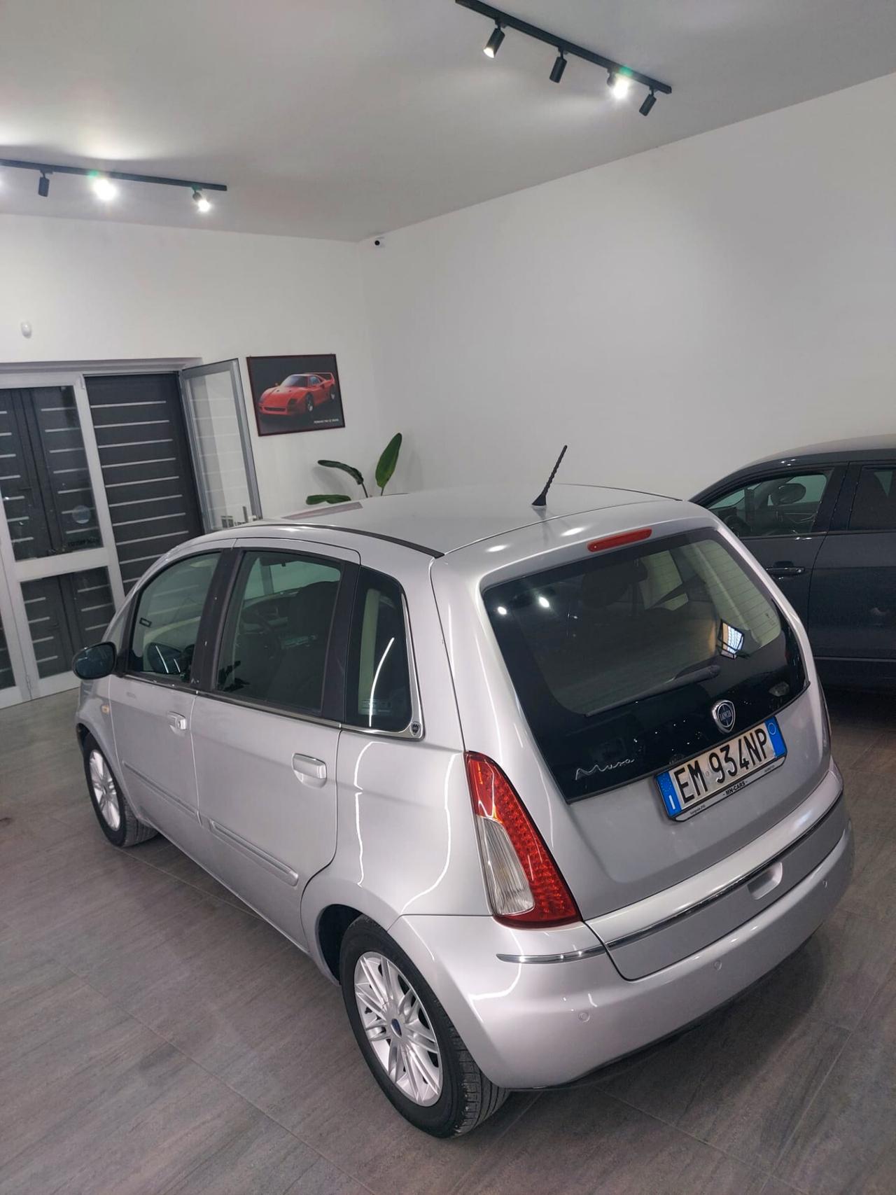 Lancia MUSA 1.3 Mjt 95 CV AVENUE 2012