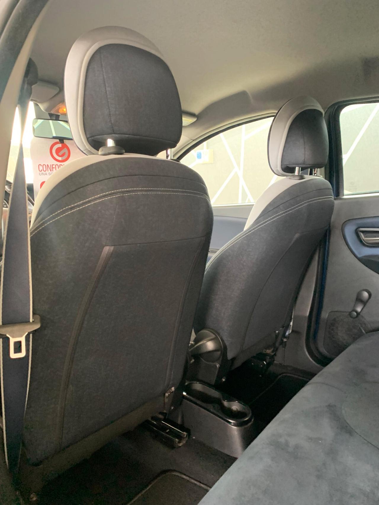 Lancia Ypsilon 1.3 MJT 16V 95 CV 5 porte NEOPATENTATI