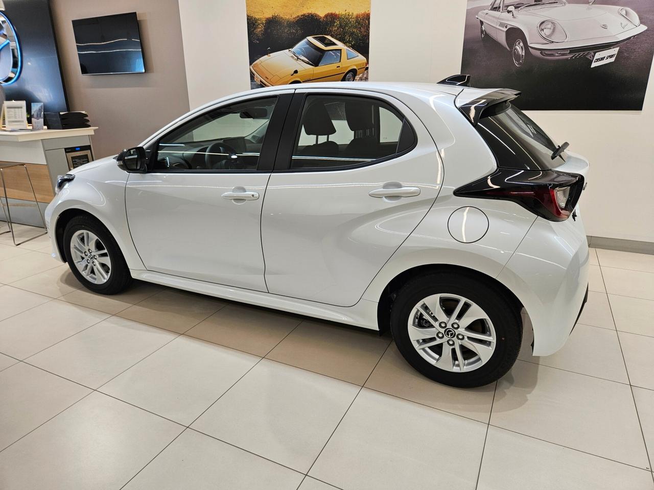 Mazda 2 1.5 VVT e-CVT Full Hybrid Centre Line