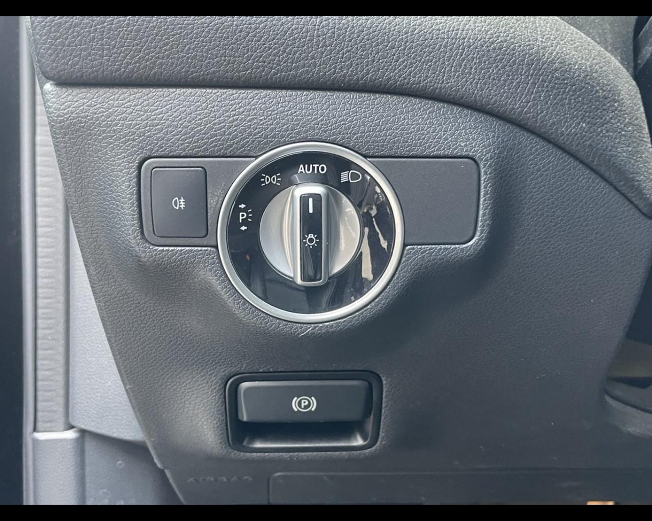 Mercedes-Benz GLA (X156) - GLA 180 Premium