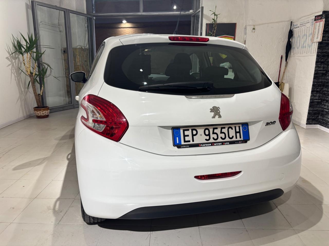 Peugeot 208 1.4 HDi 68 CV 5 porte Allure