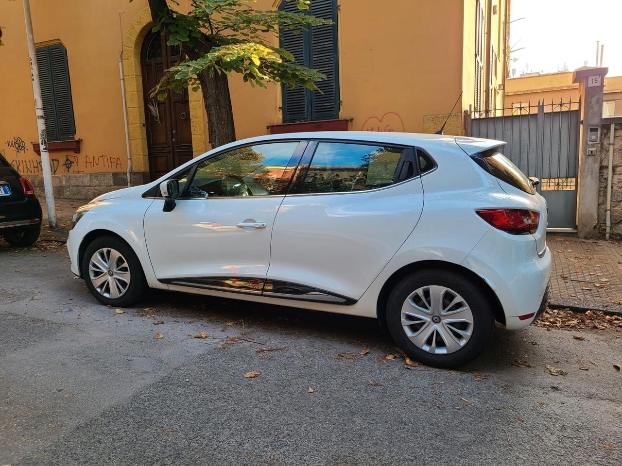 Renault Clio dCi 8V 75CV Start&amp;Stop 5 porte Energy Zen
