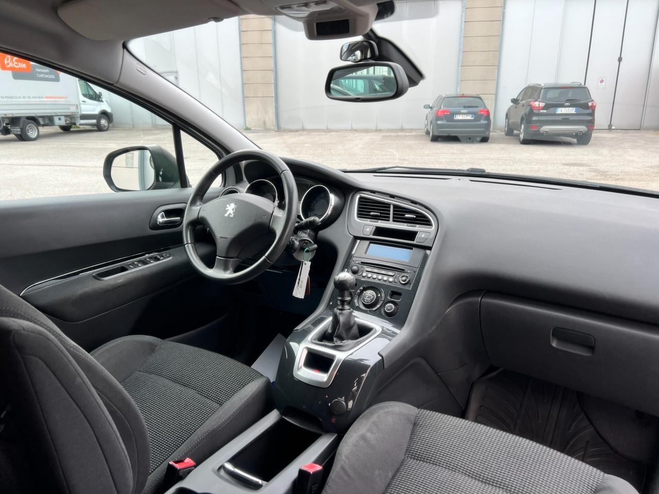 Peugeot 5008 1.6 HDi 112CV Business