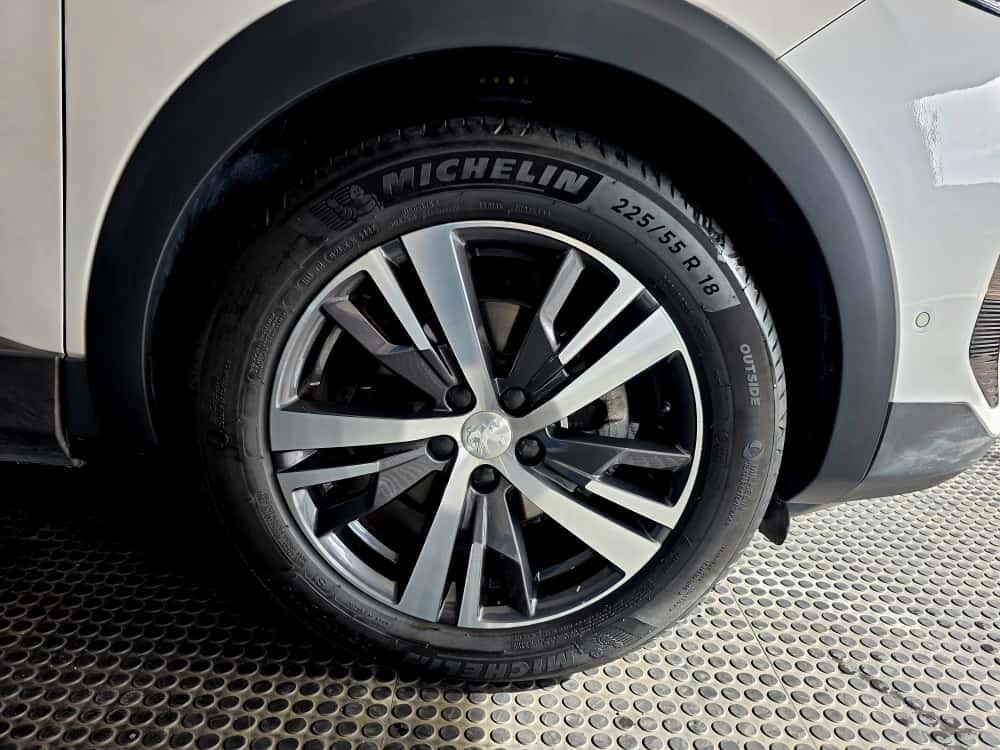 Peugeot 3008 1.5hdi 2023 EAT8 Allure