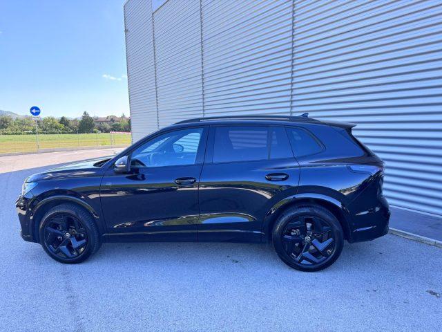 VOLKSWAGEN Tiguan 1.5 eTSI 150CV GANCIO DSG R-Line Plus PARI A NUOVO