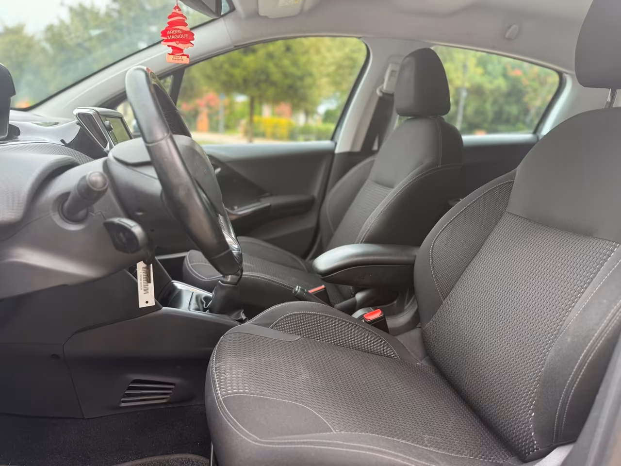 Peugeot 208 PureTech 82 5 porte Allure