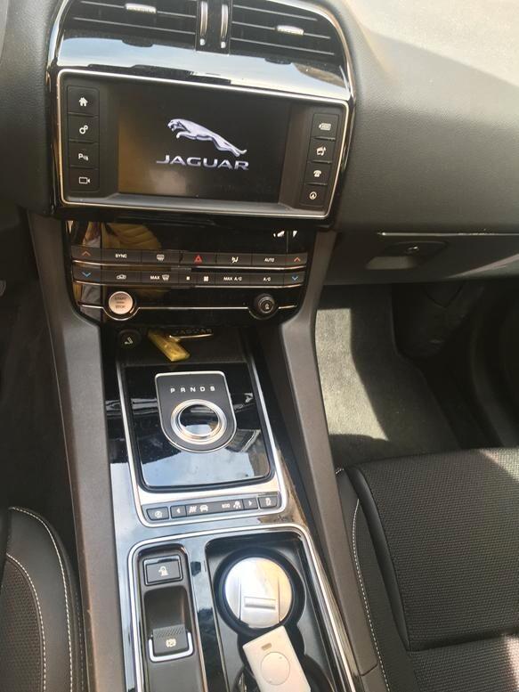 Jaguar F-Pace 2.0 D 240 CV AWD aut. R-Sport