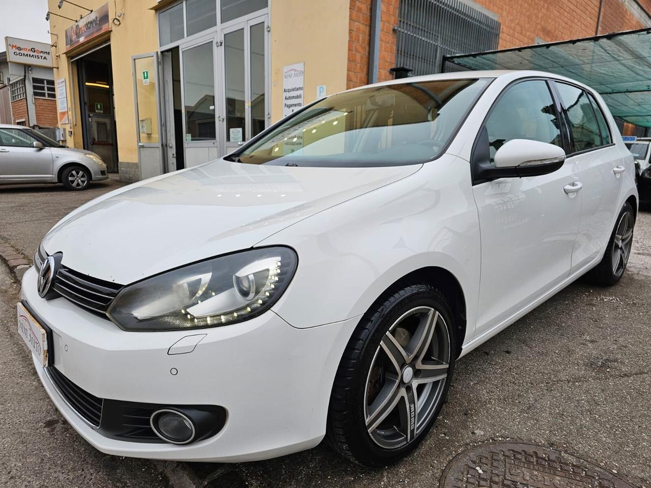 Volkswagen Golf 2.0 TDI 140cv DSG Highline*Pdc*Bi-Xeno*17*