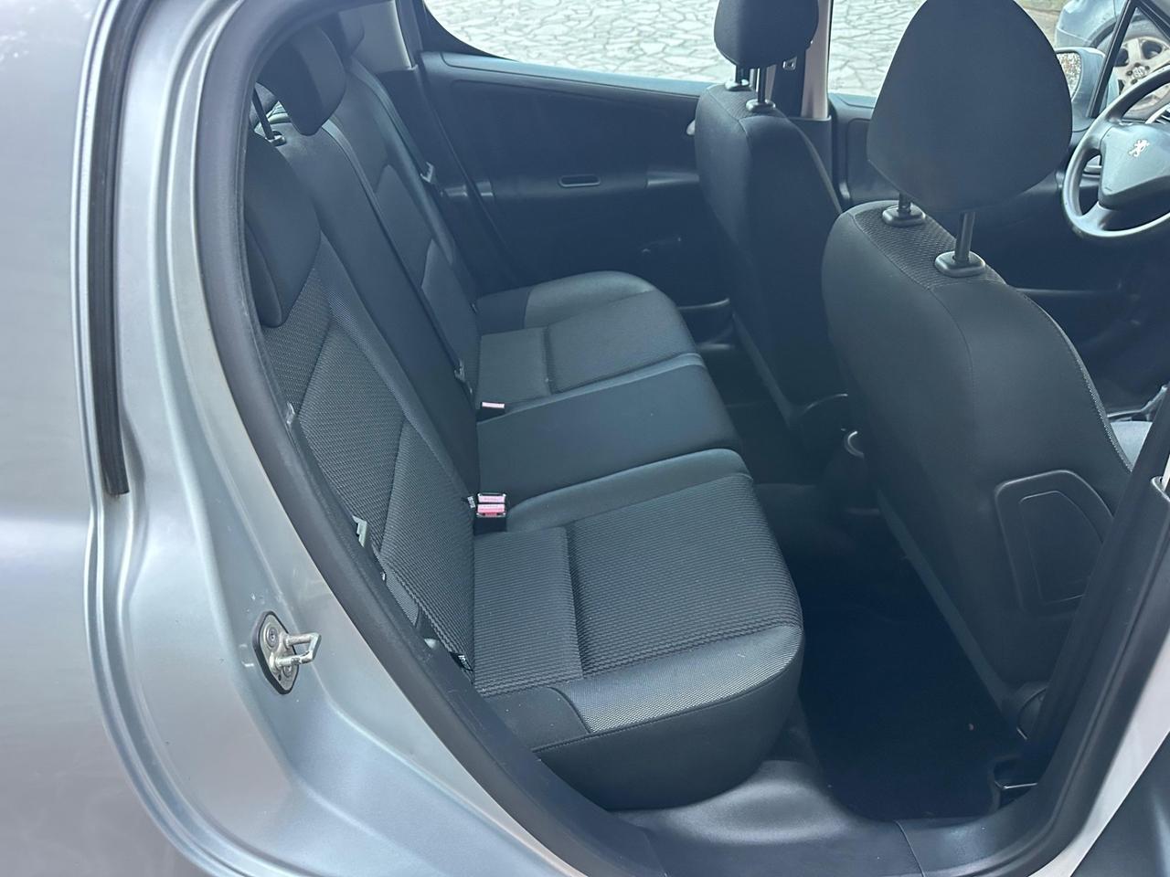 Peugeot 207 Plus 1.4 HDi 70CV 5 porte