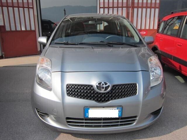 Toyota Yaris 1.0 5 porte Sol NEOPATENTATI UNICO PROPRIETARIO