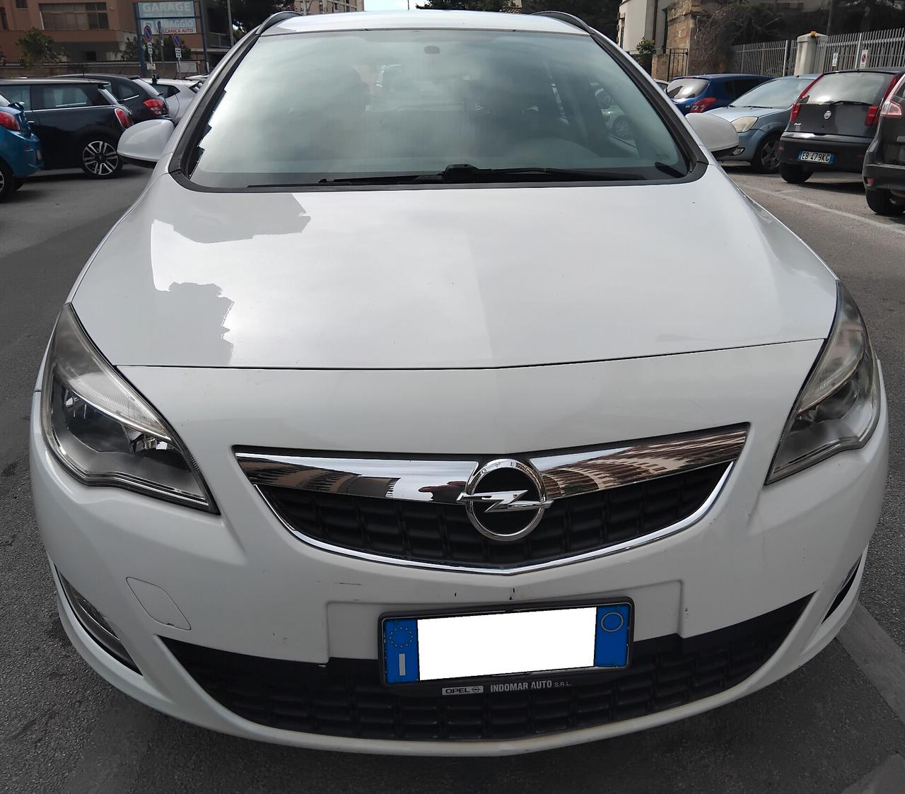 OPEL ASTRA 1.4 STATION WAGON CON PROBLEMI AL MOTORE