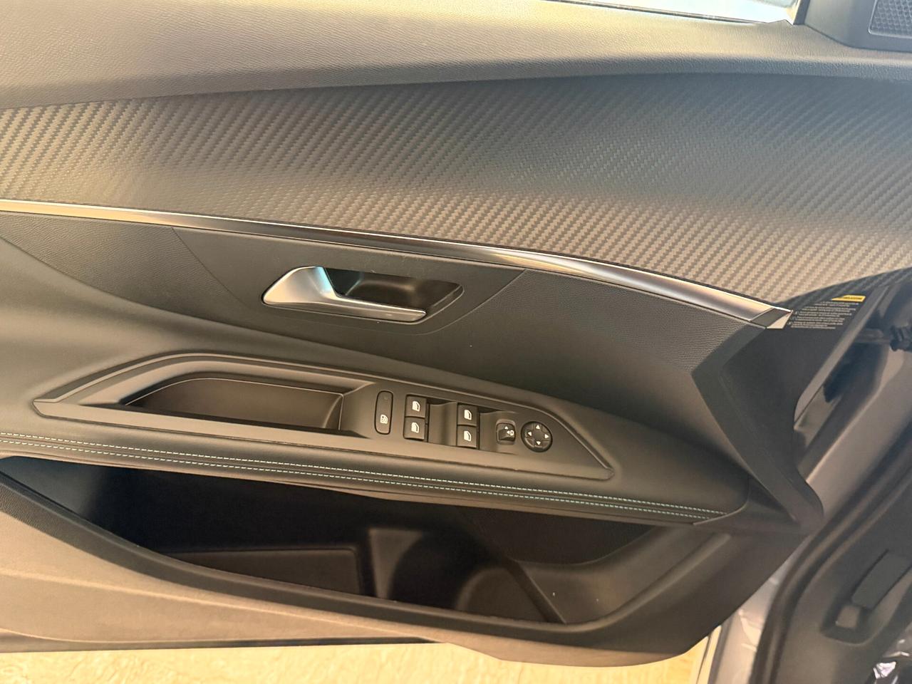 Peugeot 3008 1.5 BLUEHDI 130 cv. AT8 ALLURE PACK (Nav)