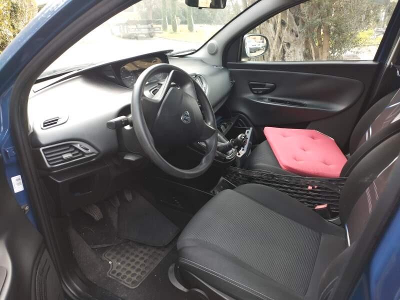 Lancia Ypsilon 0.9 TwinAir 85 CV 5 porte Metano Ecochic