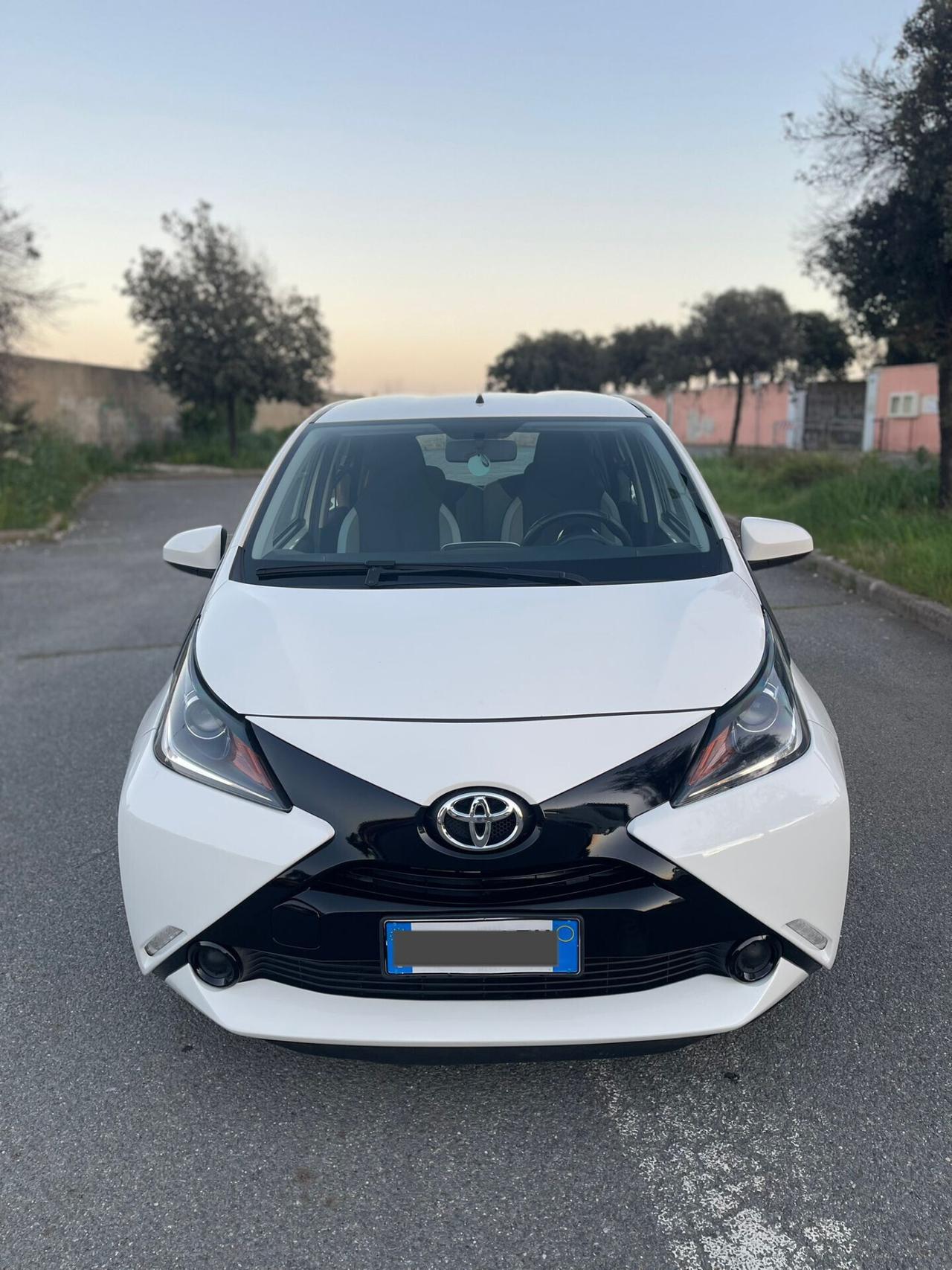 Toyota Aygo 1.0 VVT-i 69 CV 5 porte x-play