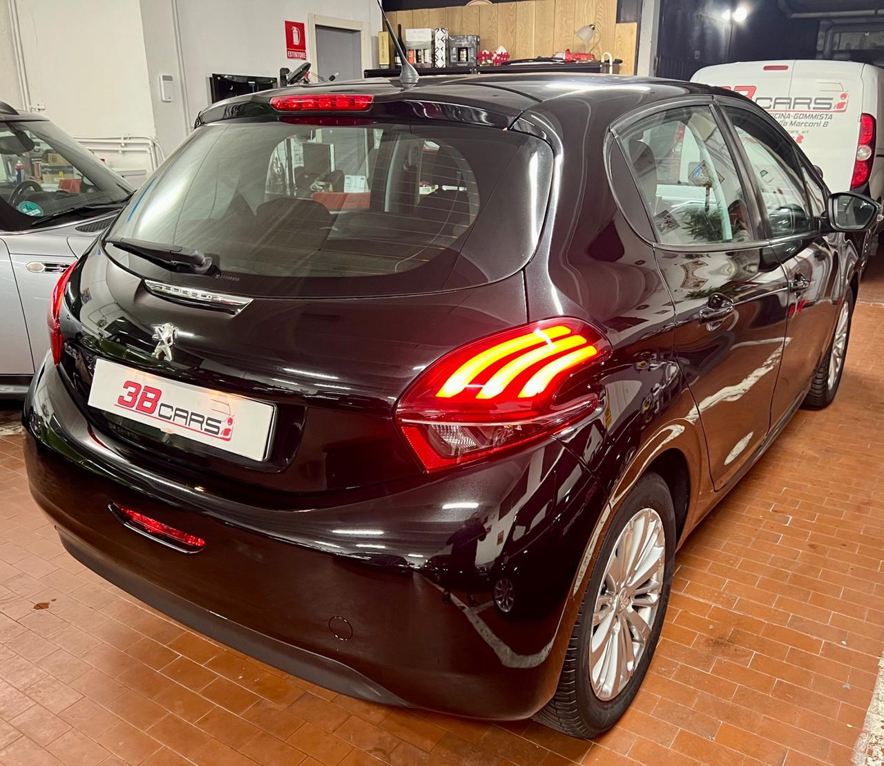Peugeot 208 1.2 benzina/GPL €6 OK NEOPATENTATI unico proprietario!!!