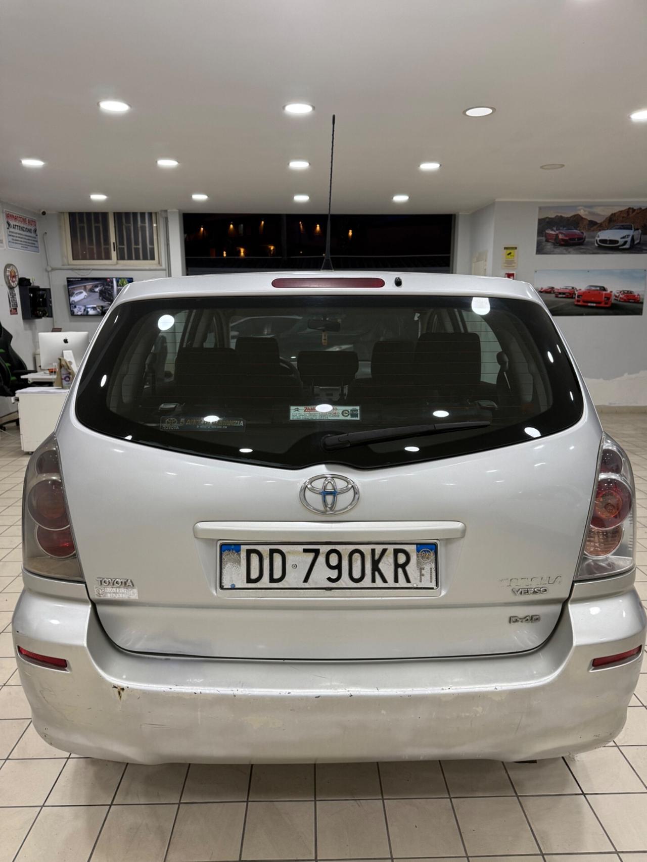 Toyota Corolla Verso 2.2 136cv