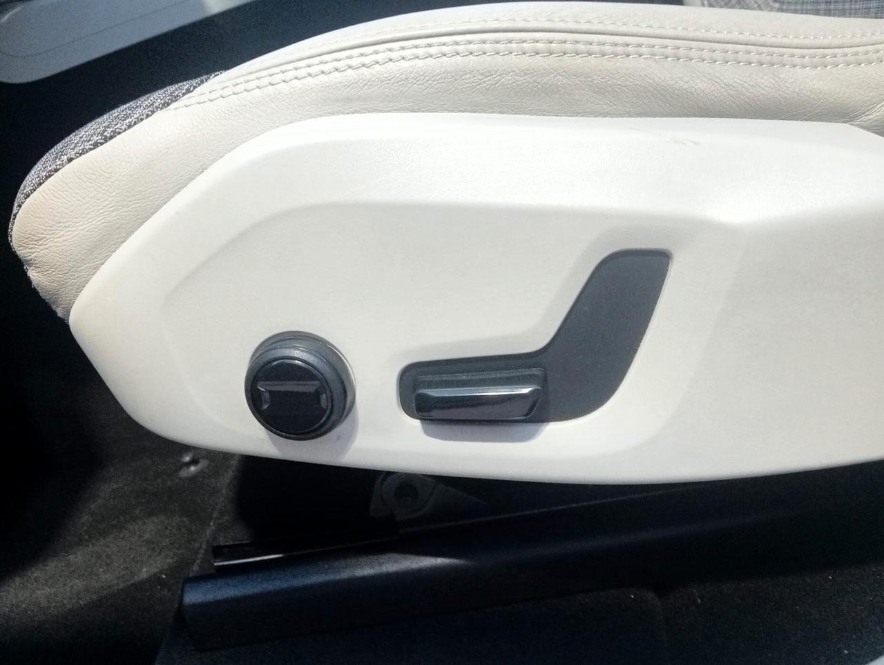 Volvo XC 60 XC60 B4 (d) Geartronic Momentum Pro