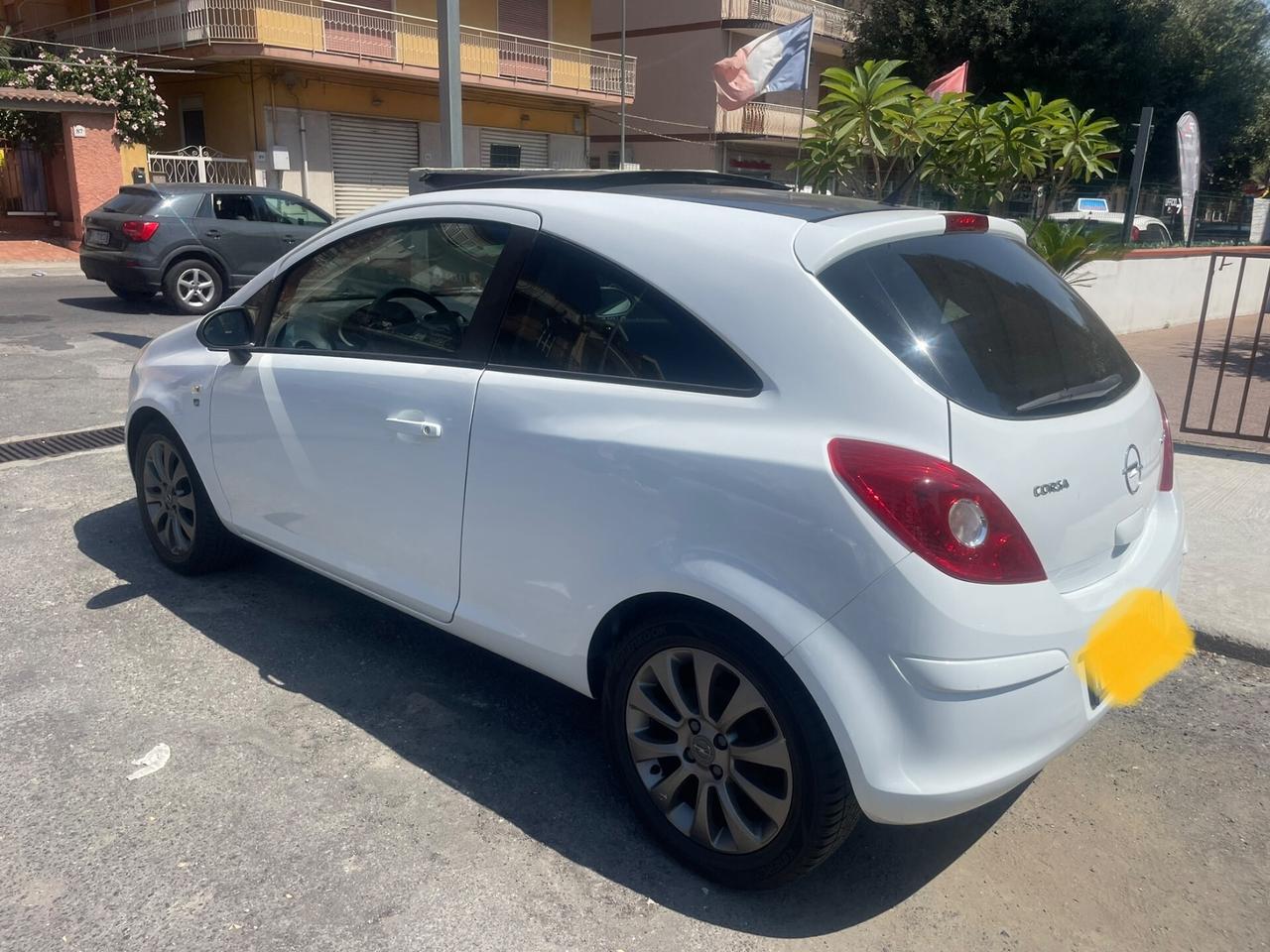 opel corsa 1.3 diesel (tetto panoramico apribile)010