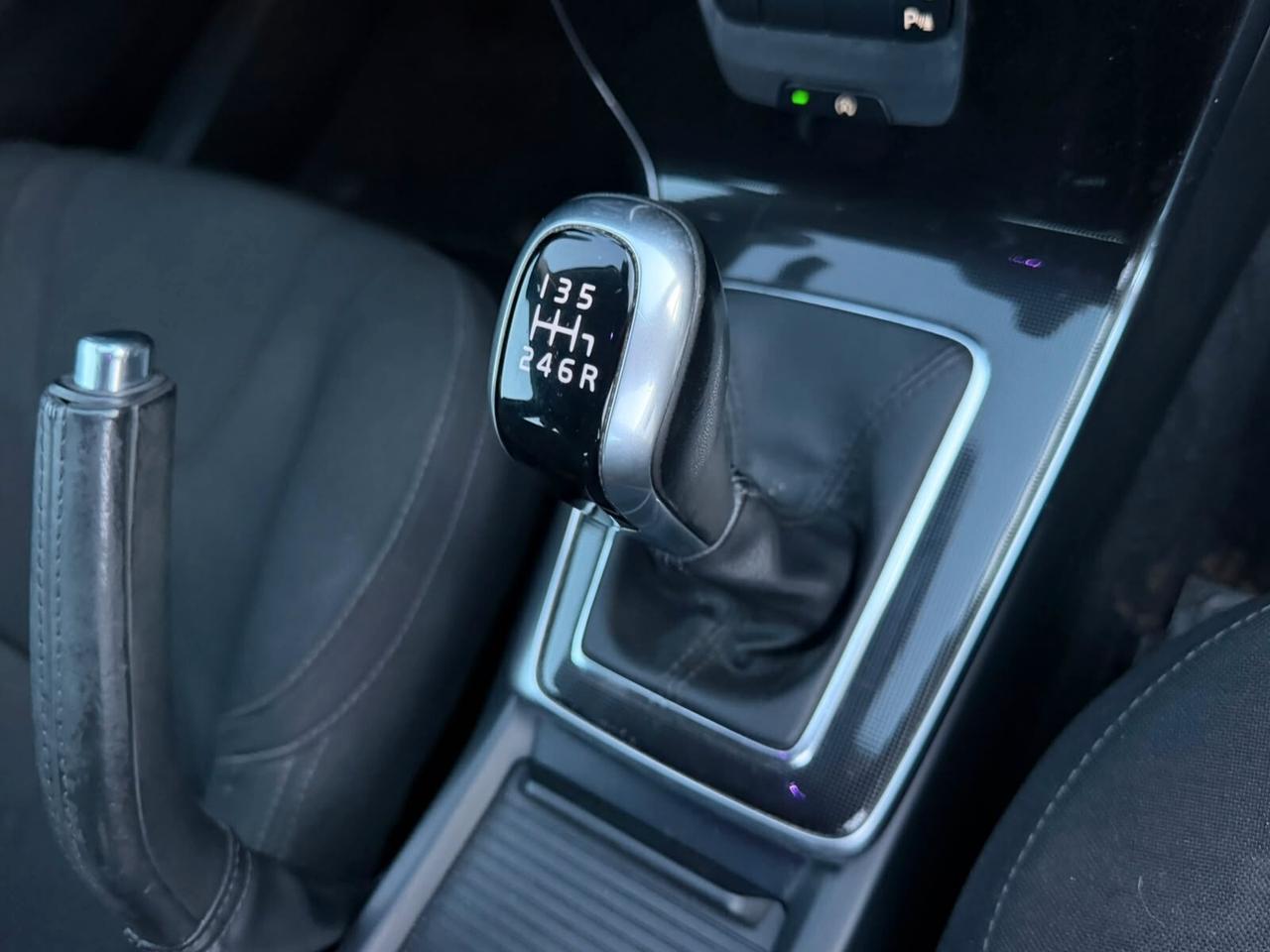 VOLVO V40 2.0 BERLINA DIESEL D2 EURO6B