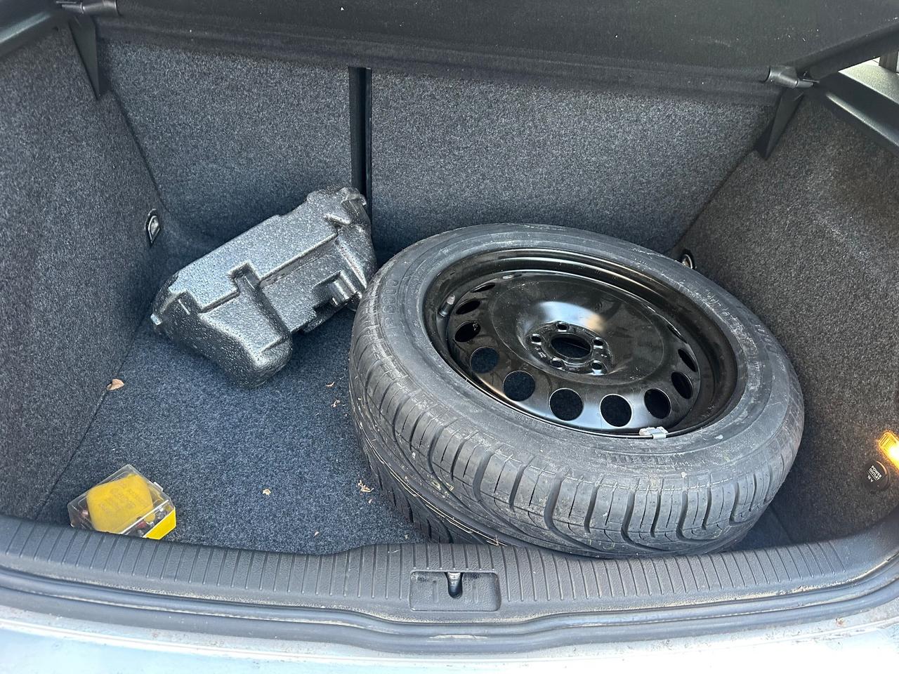 Volkswagen Golf 1.6 16V cat 5 porte Comfortline