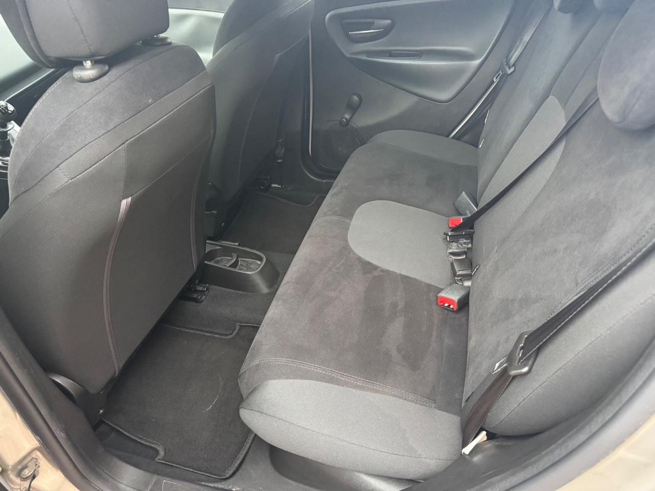 Lancia Ypsilon 1.2 69 CV 5 porte Platinum