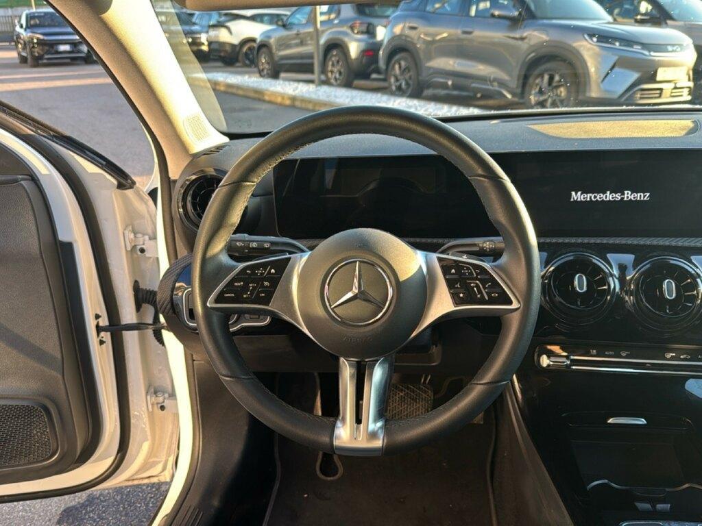 Mercedes Classe A 180 180 D Advanced 8G-DCT