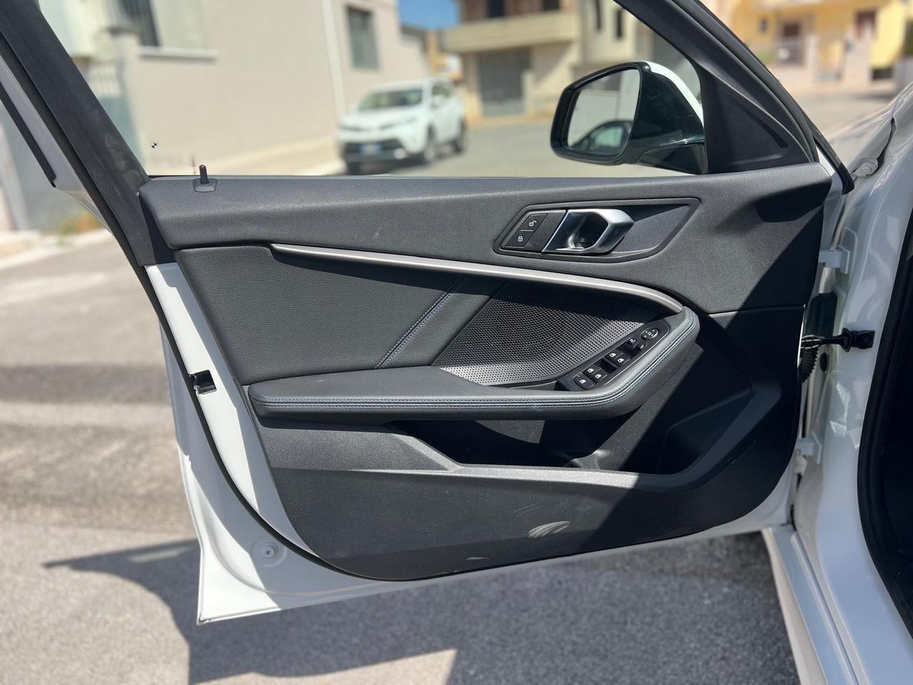 Bmw 116 116d 5p. Colorvision Edition M-SPORT