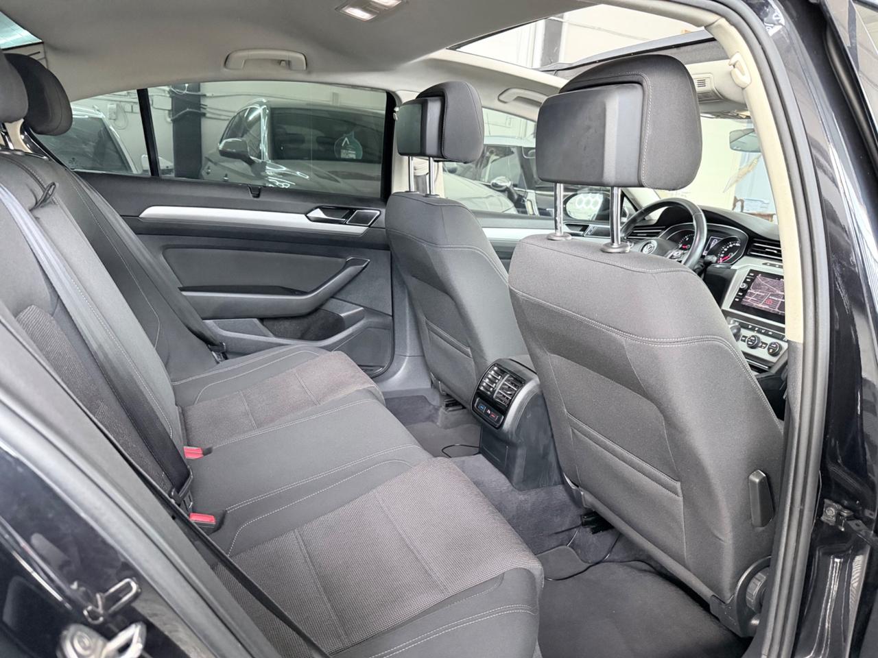 Volkswagen Passat 1.6 TDI 120CV NEOPATENTATI DSG EUR6