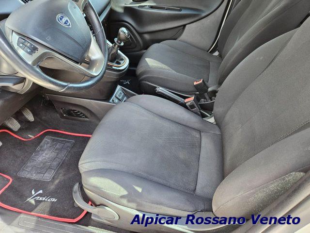 LANCIA Ypsilon 1.2 69 CV 5 porte GPL Ecochic Gold