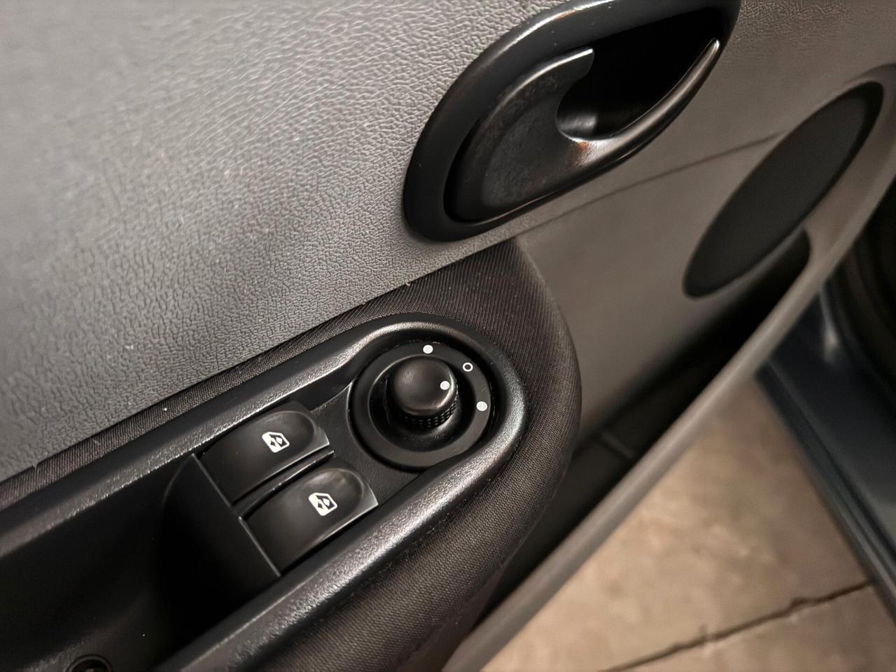 Renault Clio 1.2 16V 5 porte Luxe