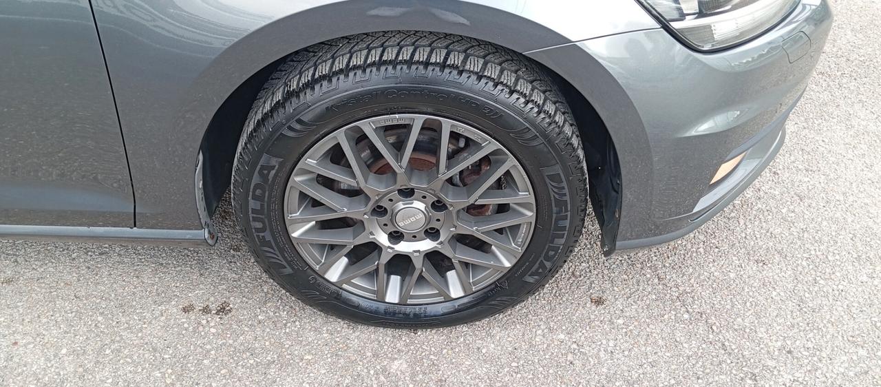 Volkswagen Golf 7.5 1.6 TDI 115 CV-Garanzia-Neopatentati