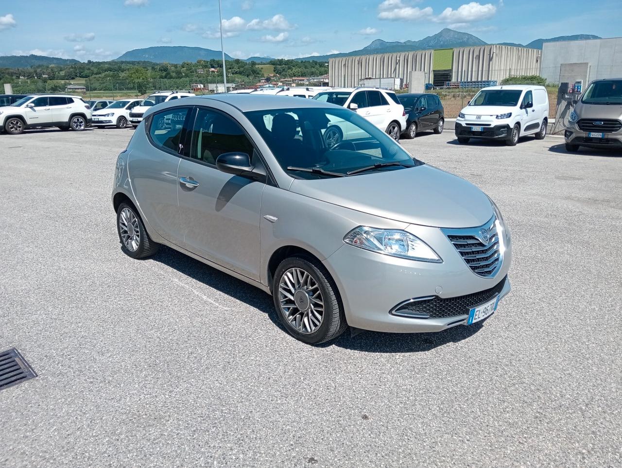 Lancia Ypsilon 0.9 85cv 5p. Gold OK NEOPATENTATI