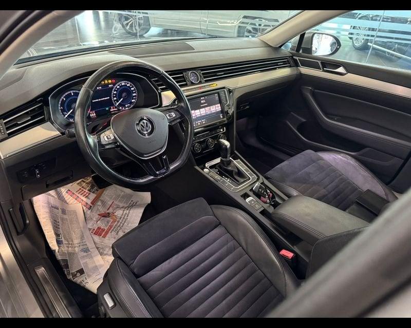 Volkswagen Passat 8ª serie 2.0 TDI DSG Highline BlueMotion Technology