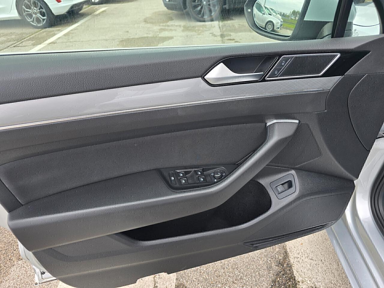 Vw Passat Variant 2.0 TDI SCR EVO DSG Bus. 2020