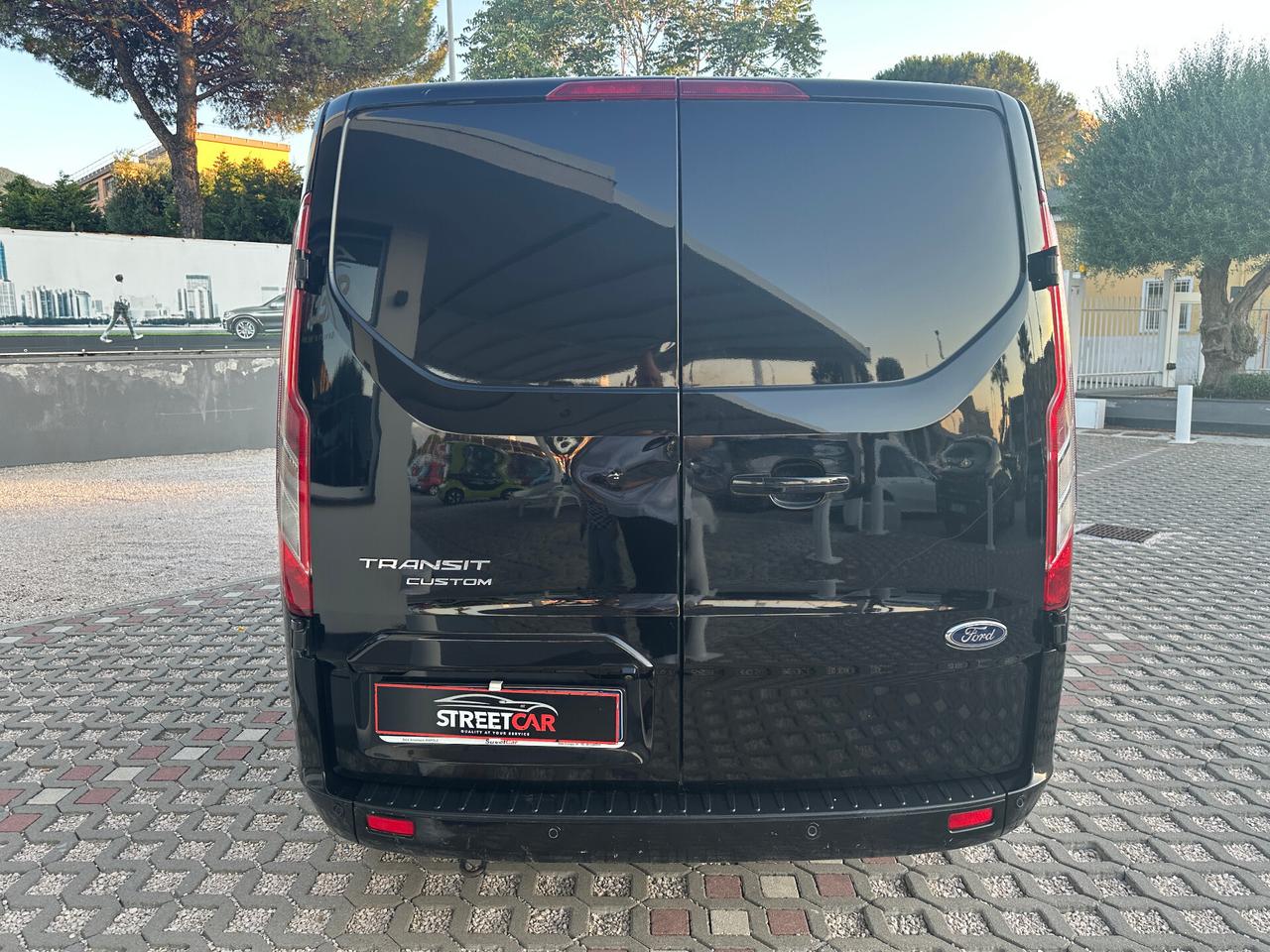 FORD TRANSIT CUSTOM 300 AUTOMATICO TITANIUM