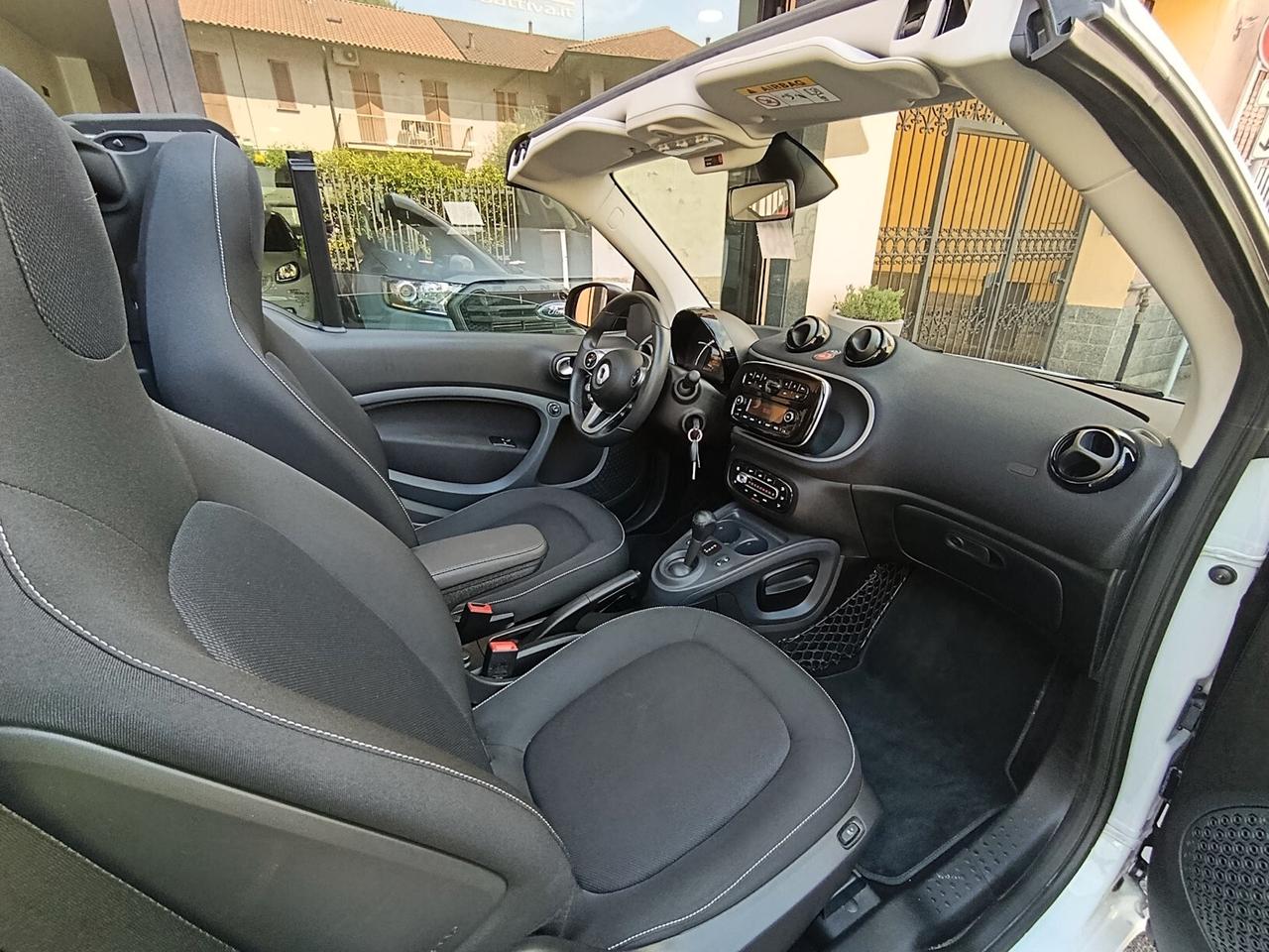 Smart ForTwo 70 1.0 twinamic cabrio Passion Capote Rossa