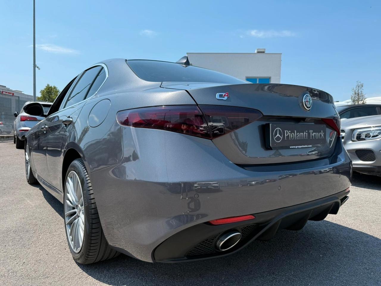 Alfa Romeo Giulia 2.2 Turbodiesel 210 CV AT8 AWD Q4 Veloce
