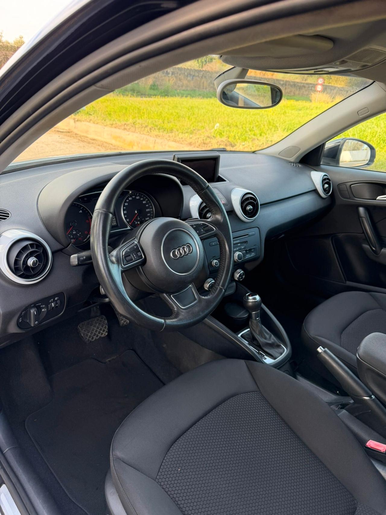 Audi A1 1.6 TDI S tronic line edition