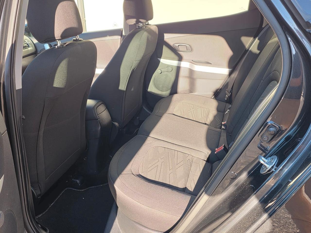 Kia Ceed 1.6 CRDI UNICO PROPRIETARIO ADATTA A NEOPATENTATI