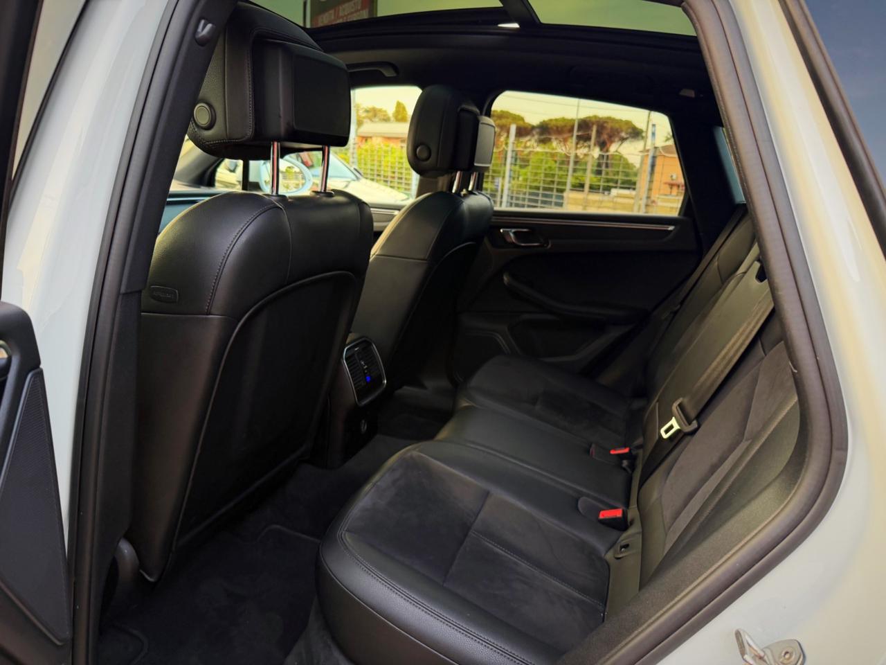 Porsche Macan 2.0 Full Optional Garanzia 12 Mesi