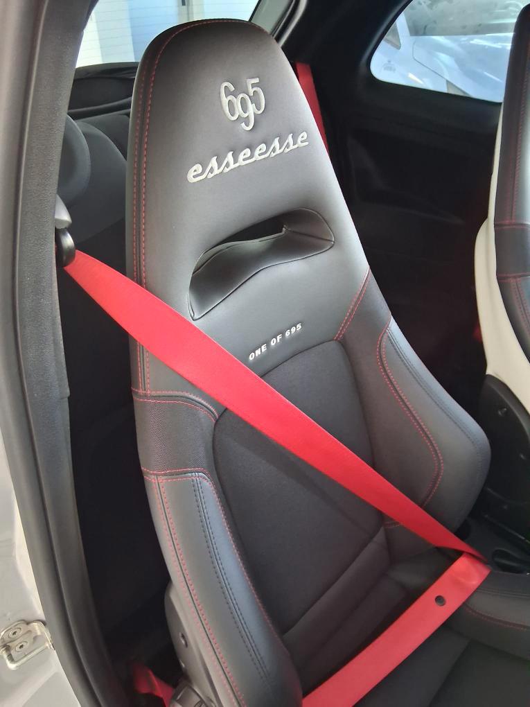 ABARTH 695 1.4 TURBO T-JET ESSEESSE 180 CV