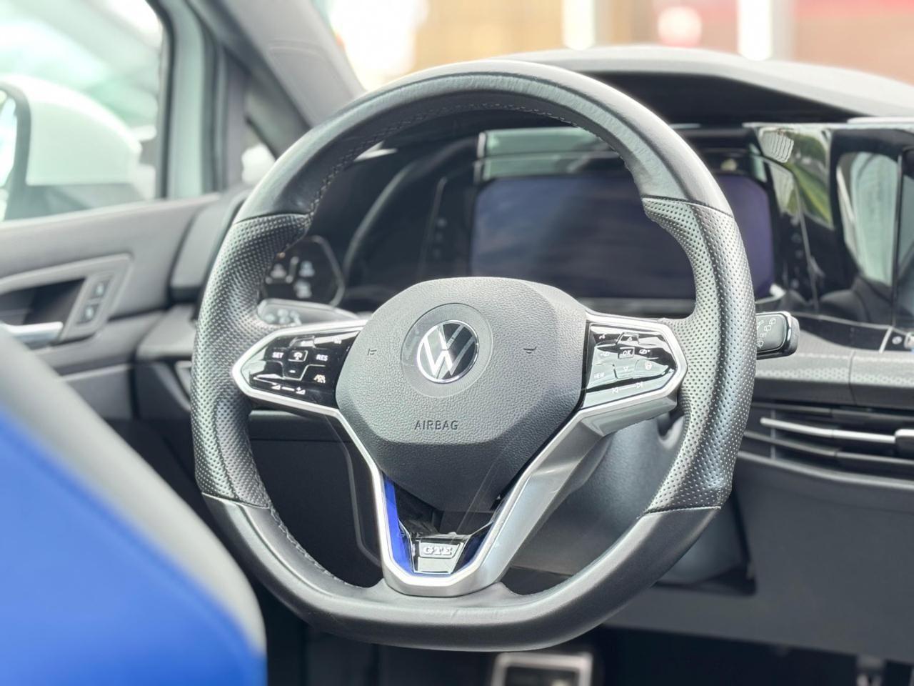 VOLKSWAGEN Golf GTE 245cv Finanziabile