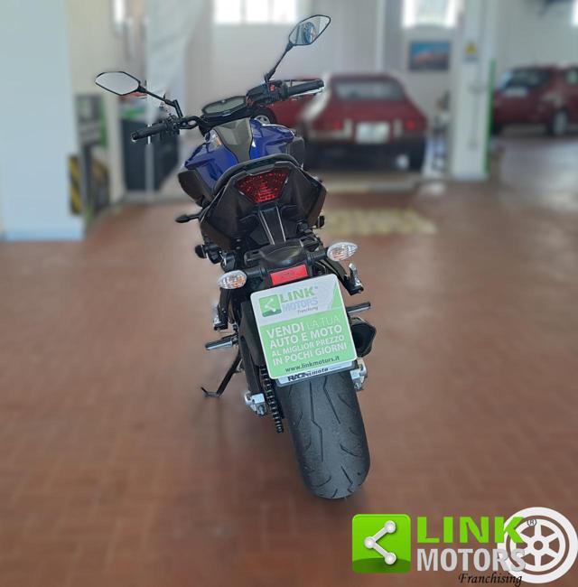 YAMAHA MT-07 .