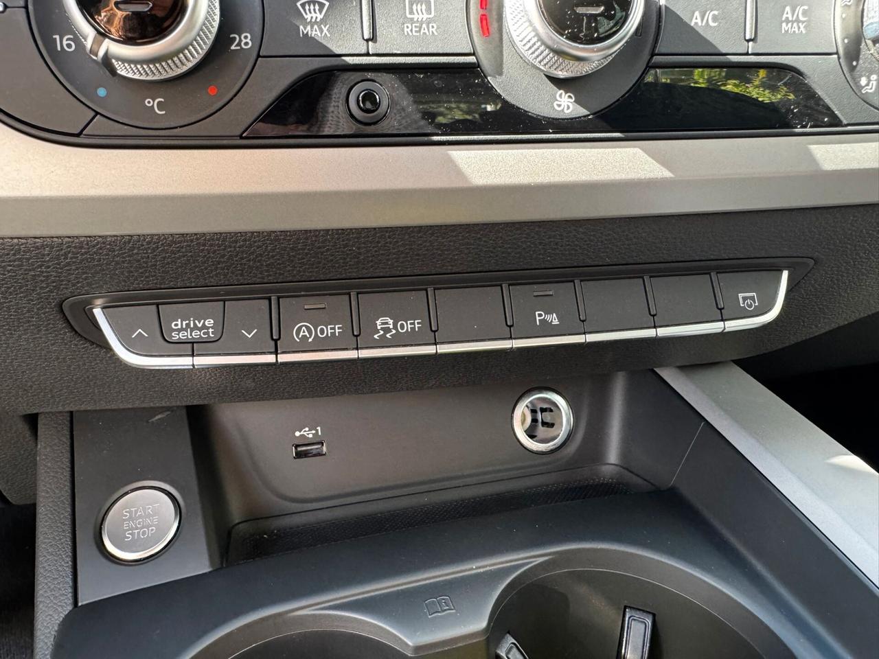 Audi A4 30 TDI/136 CV S tronic Business IVA INCLUSA