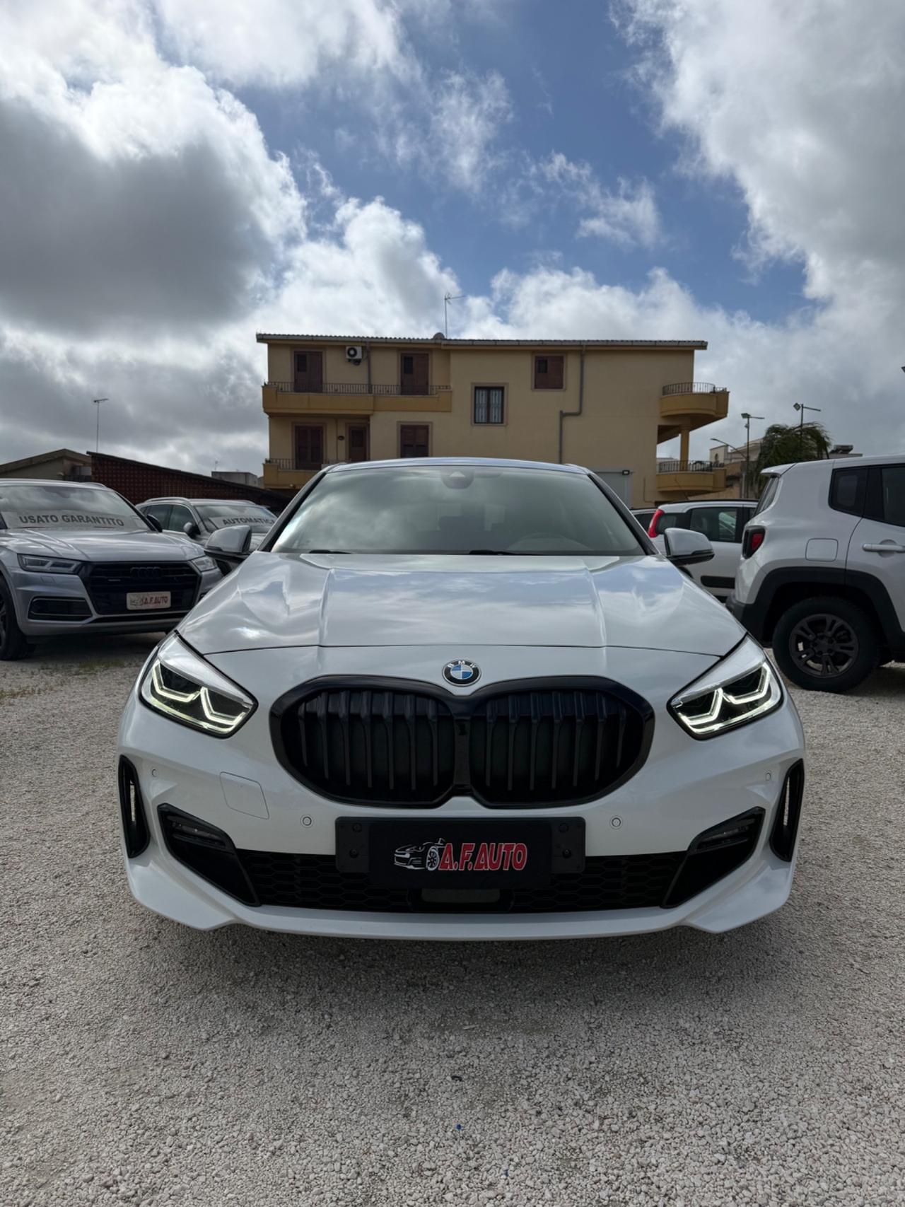 Bmw 118 118d 5p. Msport