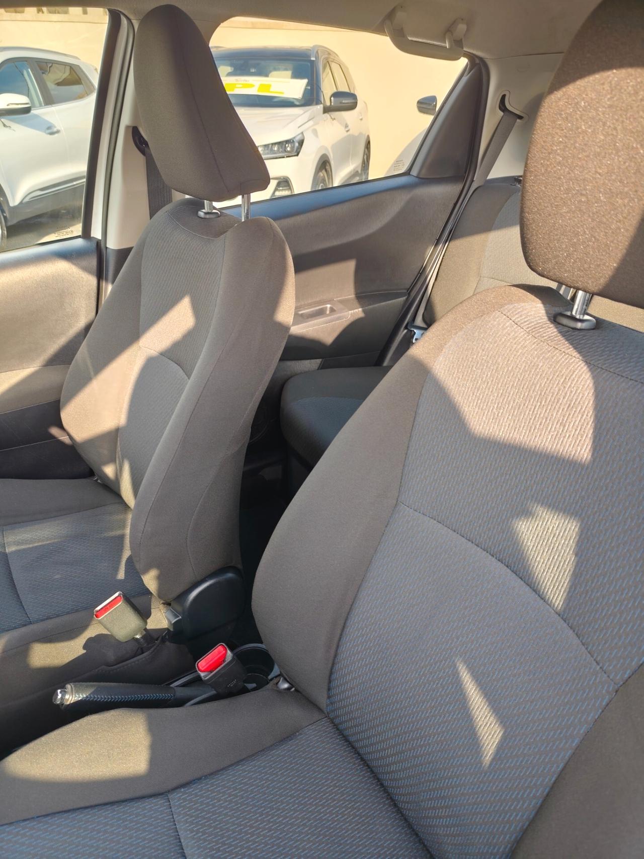 Toyota Yaris 1.5 Hybrid Lounge 07/2013