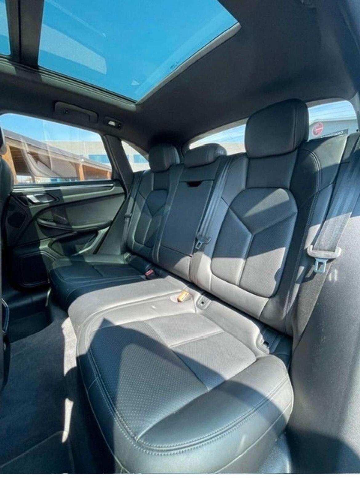 Porsche Macan 2.0 Python Green